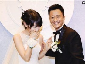 德州扑克在线APP:大力水手妈妈谢楠抱着两儿子参观艺术展,竟惊呆网友【大发扑克】