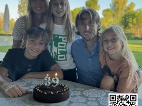 德州扑克游戏:足球与扑克的双重博弈,莫德里奇的竞技之道【EV扑克】