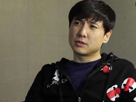 德州扑克在线APP:网友偶遇沈腾出吃饭和力十足讲话逗笑现场众人【大发扑克】