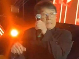 德州扑克在线APP:成龙演出出现了意外为何还能如此淡定?被网友说不愧是大佬!【大发扑克】