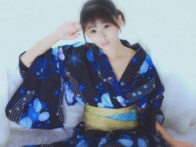 德州扑克在线APP:戚蓝尹忽大忽小的胸, 她结婚之后身材变了【大发扑克】
