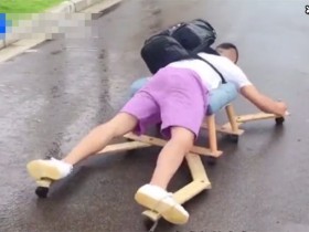 德州扑克在线APP:小伙做旱地游泳机 ,让旱鸭子体验游泳最后为何拆掉作品【大发扑克】