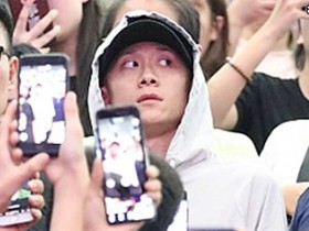 德州扑克在线APP:张一山人气如何?张一山被网友笑说是行走的表情包!【大发扑克】
