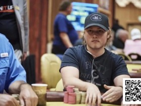 德州扑克游戏:从助理到劲敌,从“终极赌约”到六位数奖金,Matt Staples 正以实力摆脱哥哥的光环。【EV扑克】