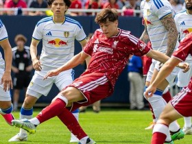 德州扑克技巧:热身赛利物浦2-0领先遭大逆转,利兹联连灌四球送伊劳拉首败【EV娱乐场】
