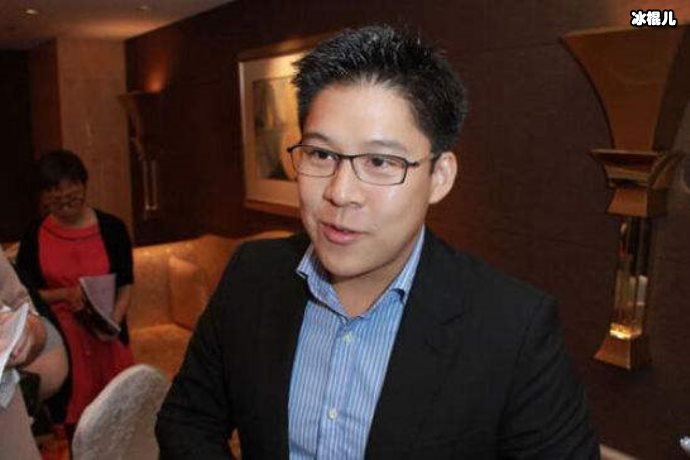 霍启刚孩子太太一起动员，豪宅客厅曝光令人羡慕