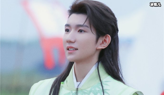 王源的伯克利出租屋得到公开，客厅面积销，但是视野宽阔