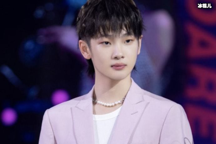周震南形象越来越不好，很多网友通过代言产品客服发泄！