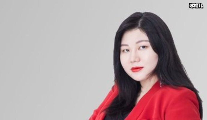 杨天真被请上《青春有你》引热议，淡黄的长裙什么时候才是个头