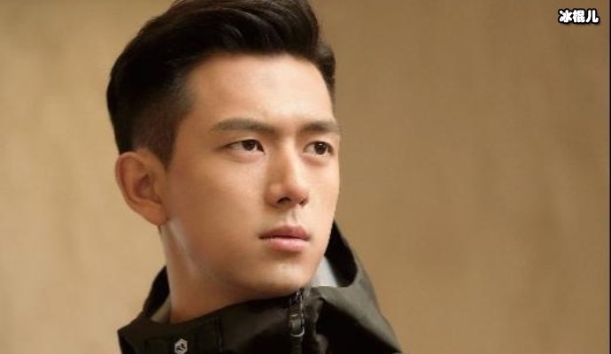 年度梗王出现！李现爆笑接梗：淡黄的长裙火红的裤衩