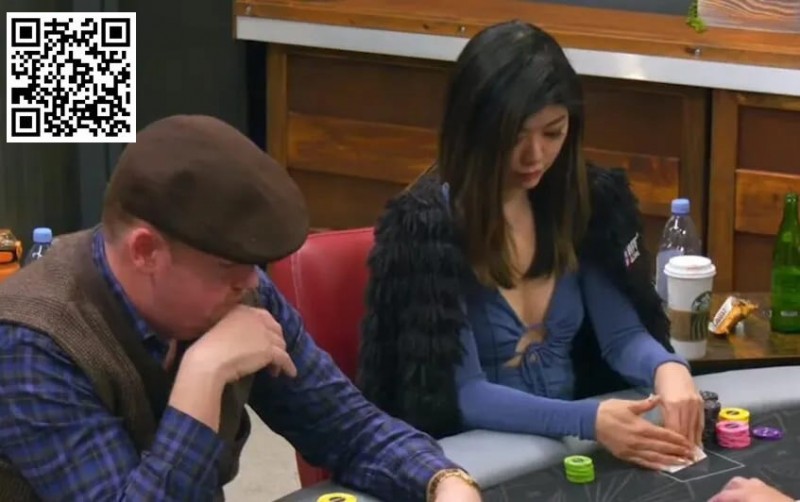 美女职牌的这手AA，面对河牌全压该弃牌吗？