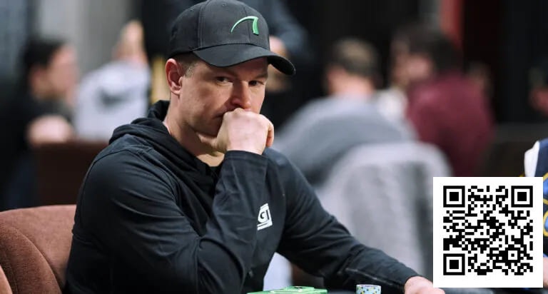 德州扑克游戏:泡沫期拿到QQ,看似稳稳进圈,却被Q8o送走?【EV扑克】