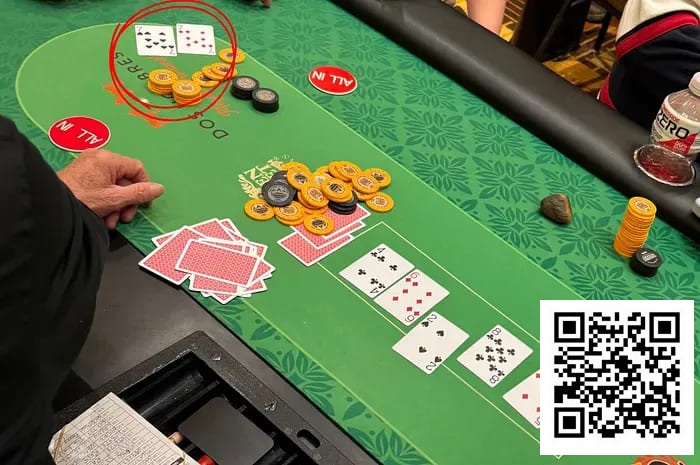 德州扑克游戏：气炸了！两次拿AA都被同一个人逆转【EV扑克】