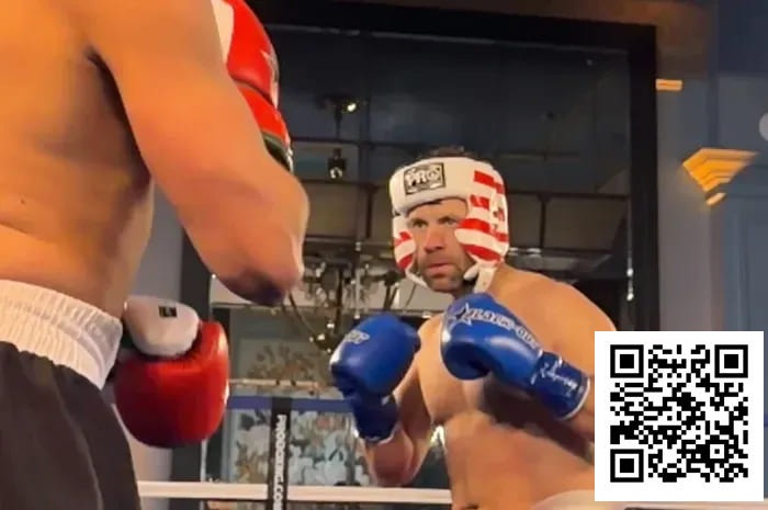 德州扑克游戏：”Jungleman”拳击赛第二回合遭偷袭，面部流血，比赛被叫停【EV扑克】