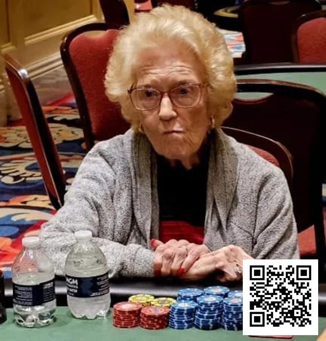 德州扑克游戏：扑克老奶奶高龄88岁，首次参加千人MTT竟一路打到第14名！【EV扑克】