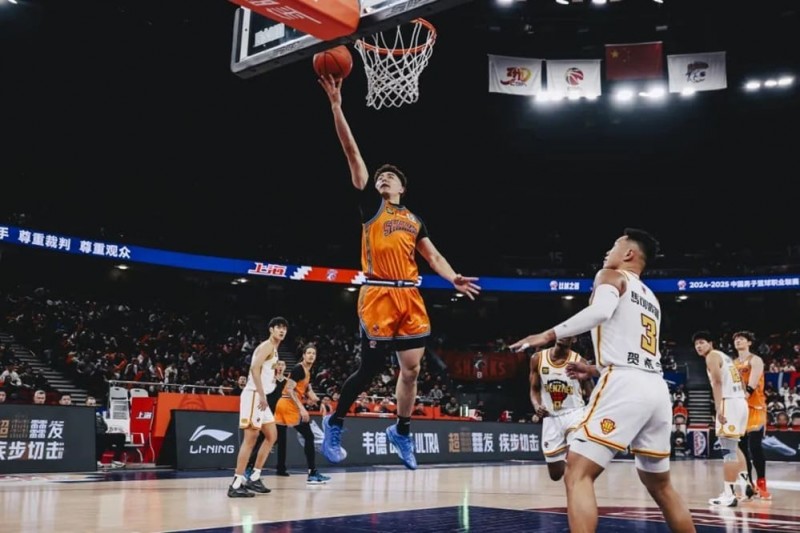 德州扑克技巧：篮球联赛季后赛关键场次赛事预测及球队实力对比