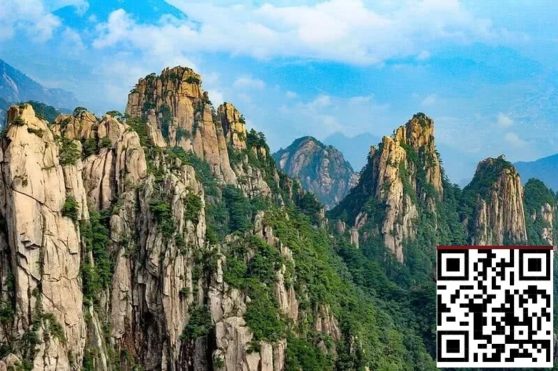 德州扑克游戏：泰山之巅首日 | 吕彦与何映含分别斩获开幕赛AB组CL，Day1共262人次参与，38人晋级Day2【EV扑克】