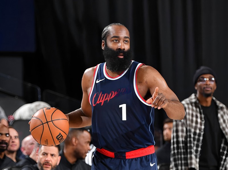 德州扑克技巧：焦点球星连续出场，状态起伏引发热议