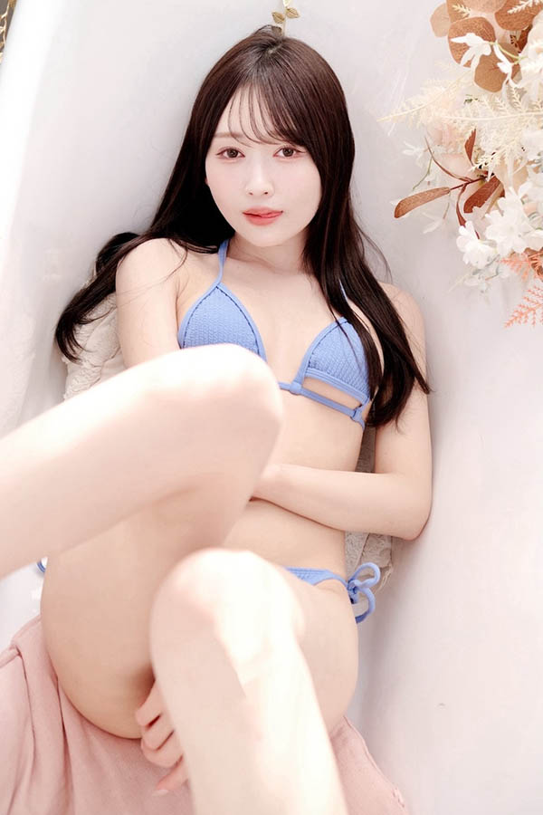 德州扑克游戏视频:古乃穗乃(PFES-129) 让美乳女前辈「每天用美腿丝袜帮我服务」,「超养眼黑丝视角」有够勾人!【GG扑克】