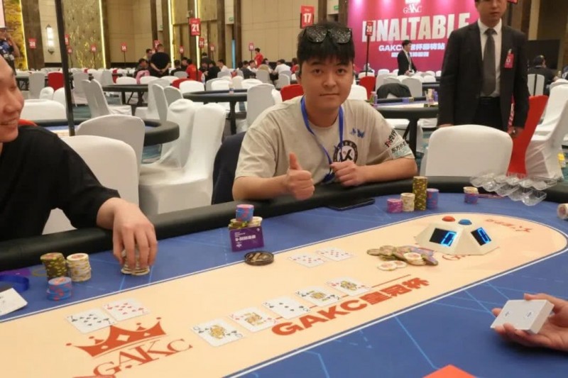 德州扑克游戏：SWPT·广安站 | 从“抚仙湖杯”到SWPT，西南扑克标杆赛事华丽升级，首日战火点燃！马鹏龙斩获回馈赛冠军【EV扑克】