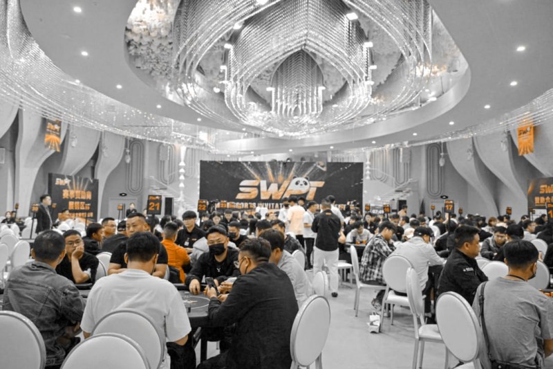德州扑克游戏:SWPT·广安站 | 从“抚仙湖杯”到SWPT,西南扑克标杆赛事华丽升级,首日战火点燃!马鹏龙斩获回馈赛冠军【EV扑克】