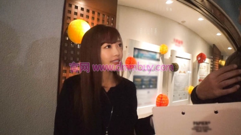 德州扑克游戏视频：番号300MIUM-177,欲求不满24岁人妻美少女【GG扑克】